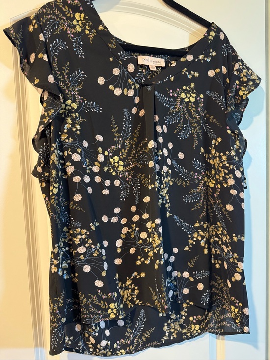 Philosophy Tops - Philosophy Black Floral Ruffle Cap Sleeve Blouse